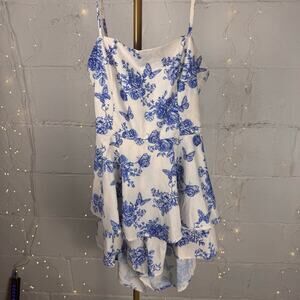 poéselle women’s L blue white floral butterfly ruffle romper tie back